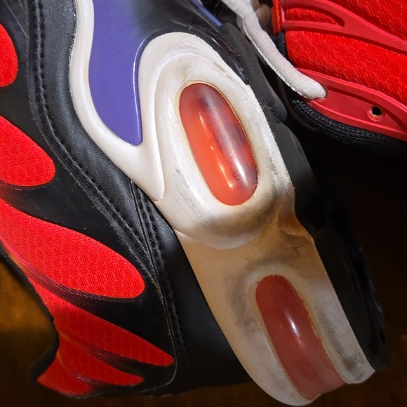 Nike Vibrant Red and Black Athletic Shoes Mens Size 12 - Picture 9 of 16